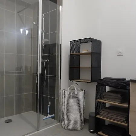 Spacieux 80m² A St Pierre D'oleron, 2 Chambres, Terrasse, Parking, Centre-ville - Fr-1-778-28 *