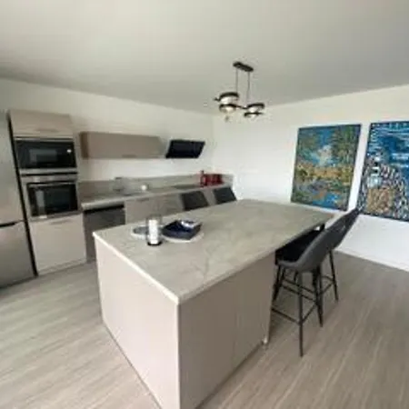 Spacieux 80m² A St Pierre D'oleron, 2 Chambres, Terrasse, Parking, Centre-ville - Fr-1-778-28 別荘 *
