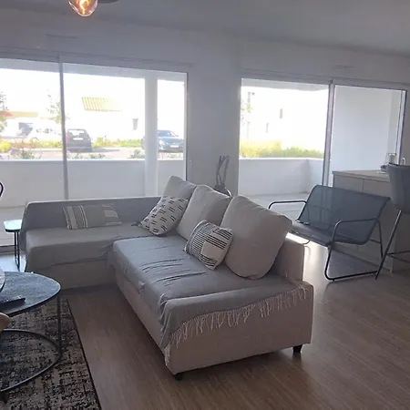Spacieux 80m² A St Pierre D'oleron, 2 Chambres, Terrasse, Parking, Centre-ville - Fr-1-778-28 *