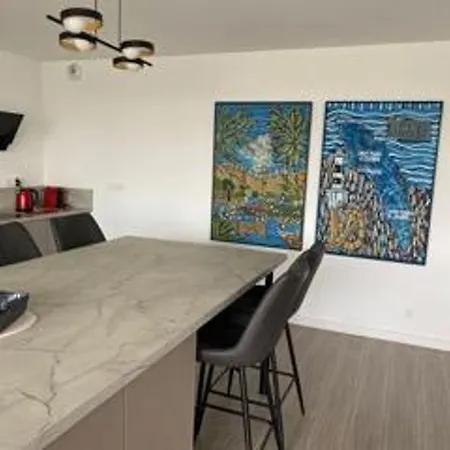 Spacieux 80m² A St Pierre D'oleron, 2 Chambres, Terrasse, Parking, Centre-ville - Fr-1-778-28
